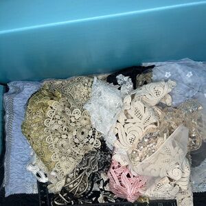 Sold by the pound VINTAGE Mixed trims lace appliqué Media Fabric Art Collection